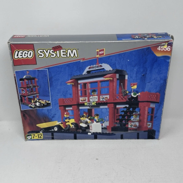 LEGO System Set 4556 Red Train Station